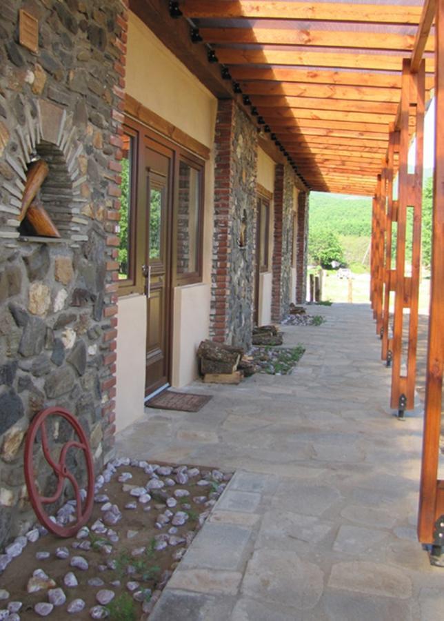 Ihnilatis Bed & Breakfast Kerkíni Dış mekan fotoğraf